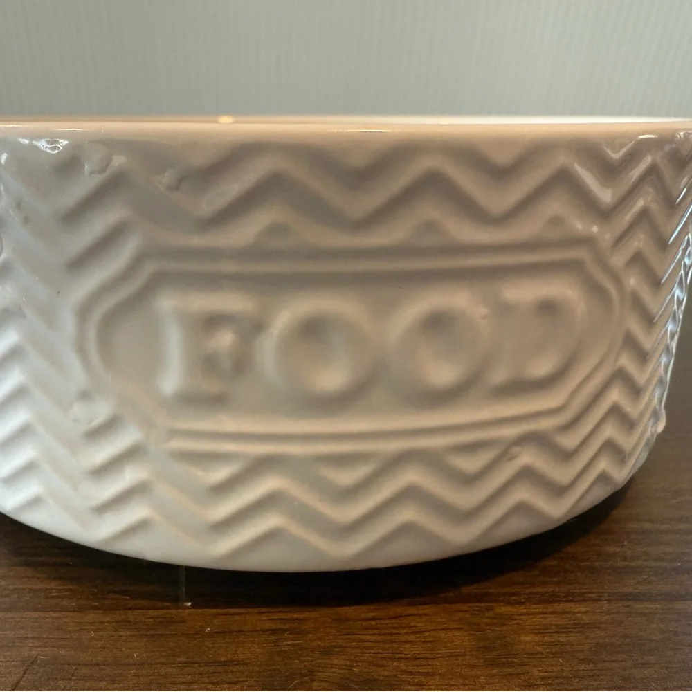 SIGNATURE White Ceramic Pet Food Bowl